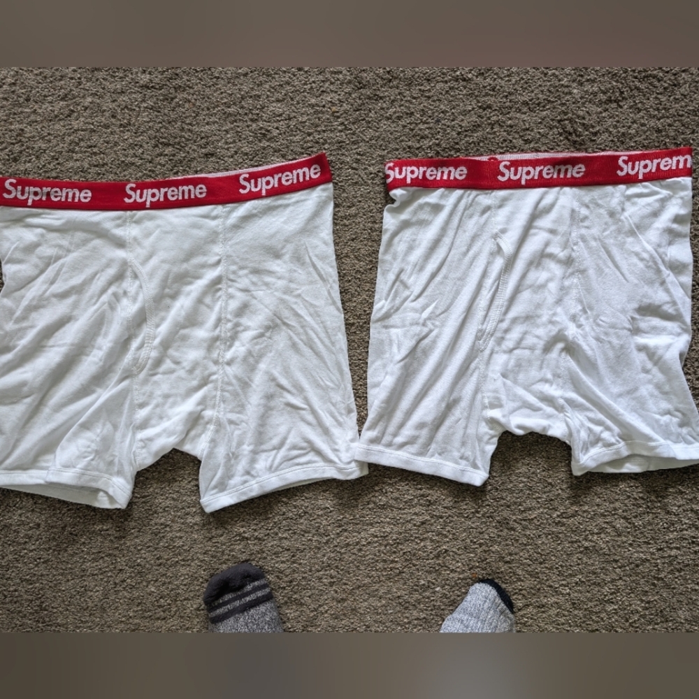 BNWOT Men's Supreme x Hanes boxers